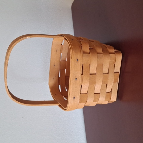Longaberger Small Peg Basket with Fabric Liner and Plastic Protector 1998 - Picture 8 of 16